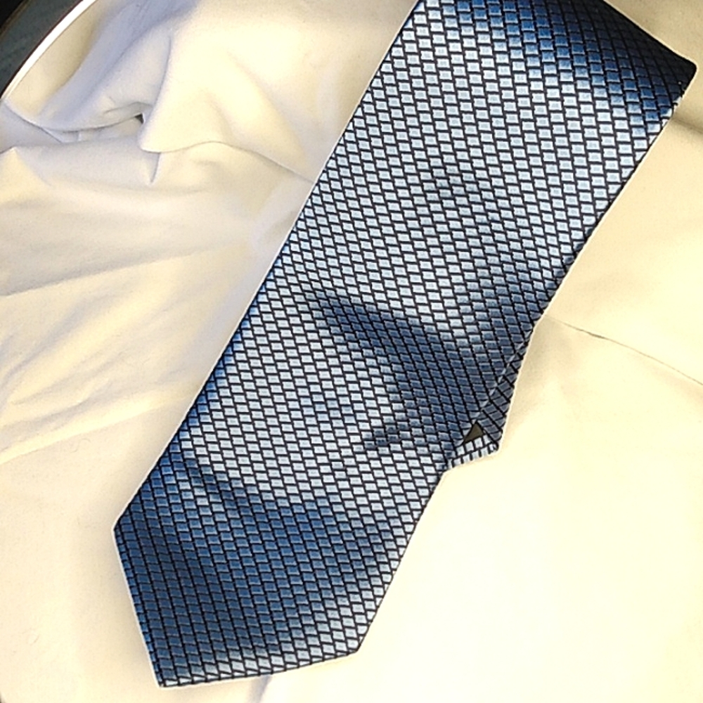 Roberto Lorenzo Tie